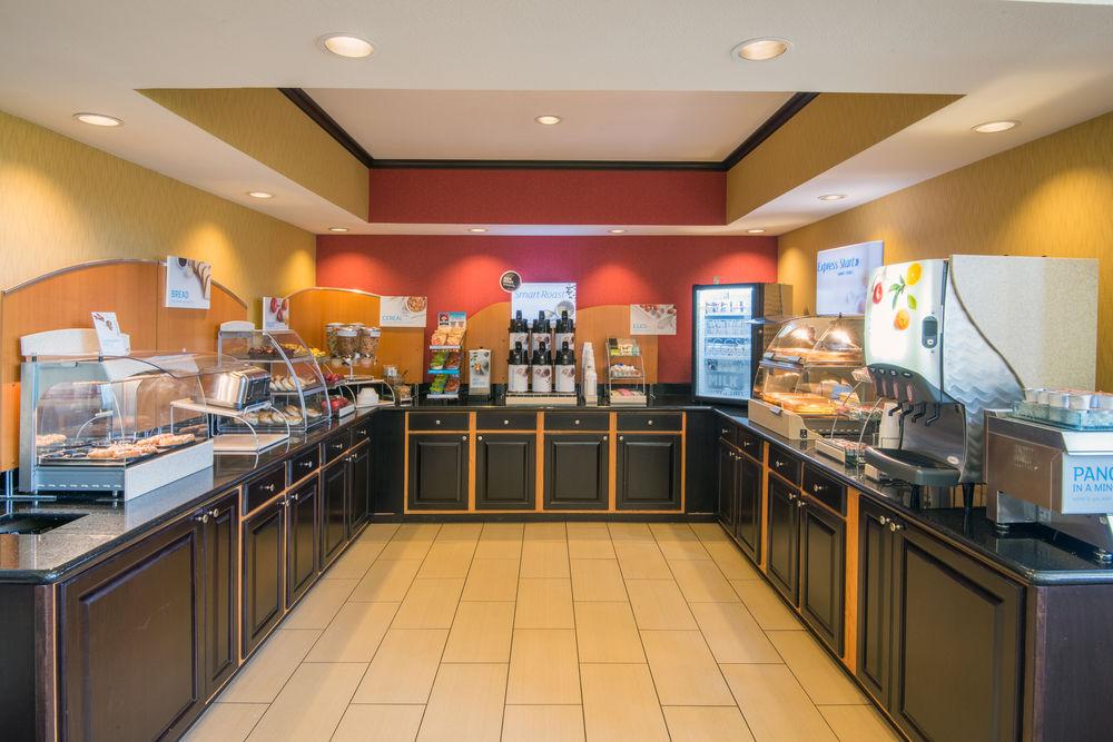 Holiday Inn Express Hotel & Suites Wauseon By Ihg Екстериор снимка
