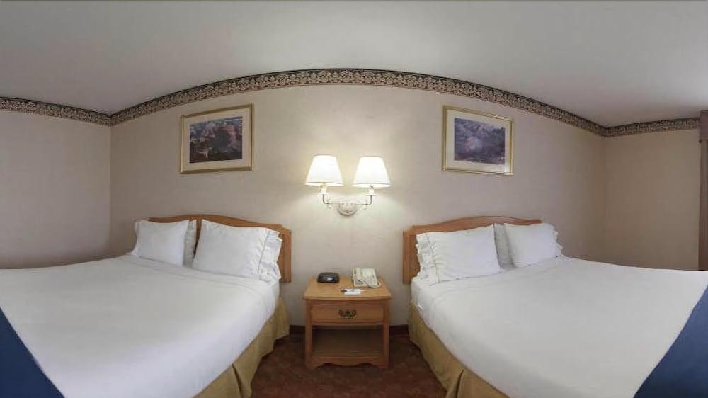 Holiday Inn Express Hotel & Suites Wauseon By Ihg Екстериор снимка