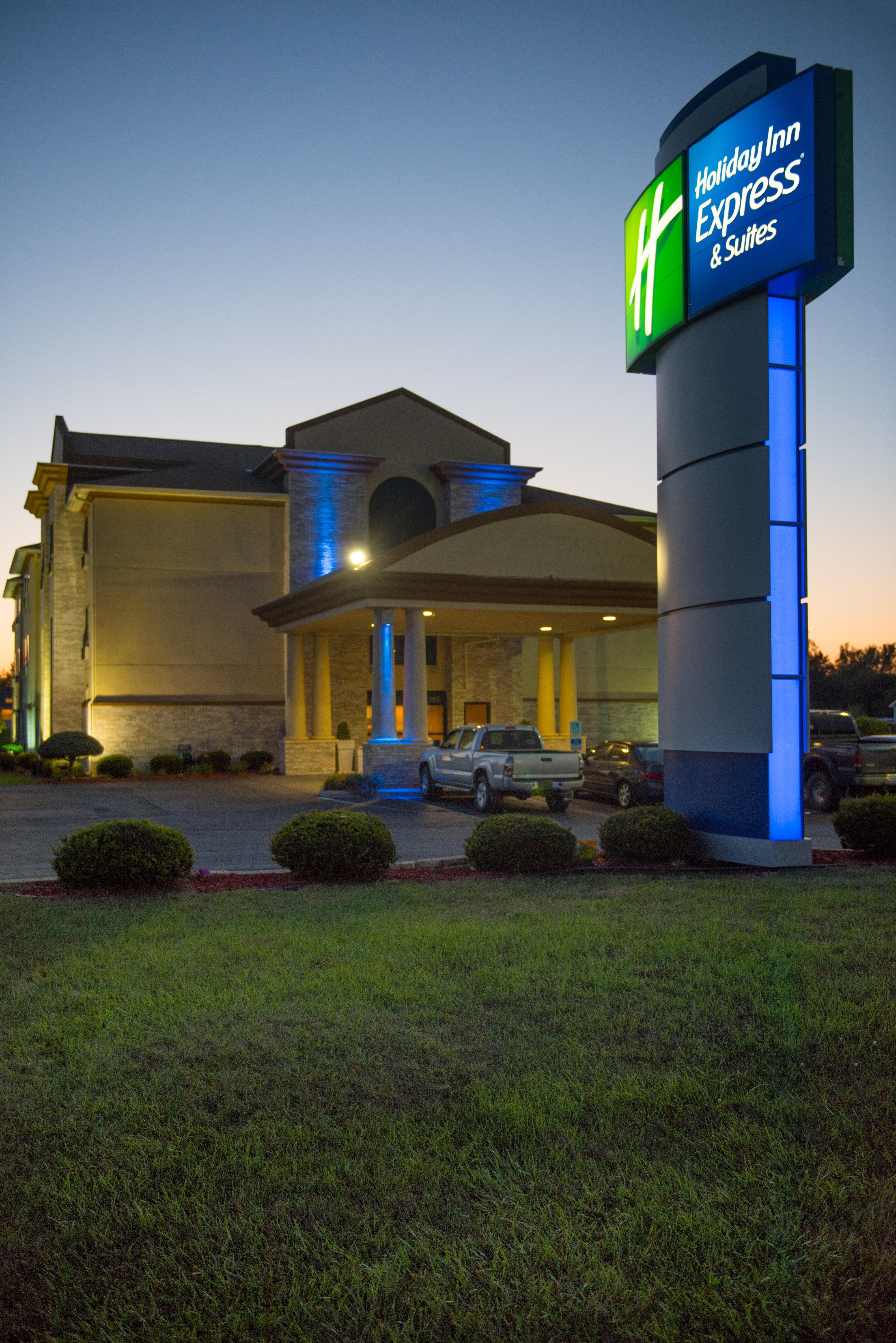 Holiday Inn Express Hotel & Suites Wauseon By Ihg Екстериор снимка