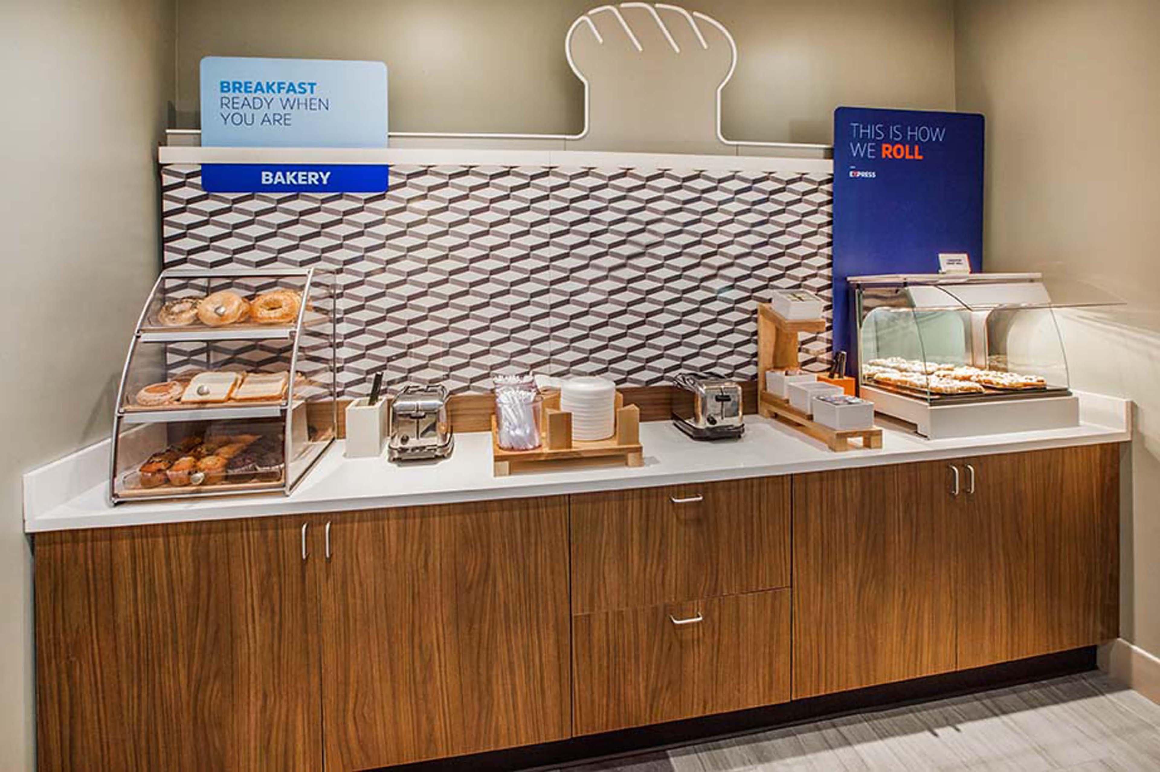 Holiday Inn Express Hotel & Suites Wauseon By Ihg Екстериор снимка
