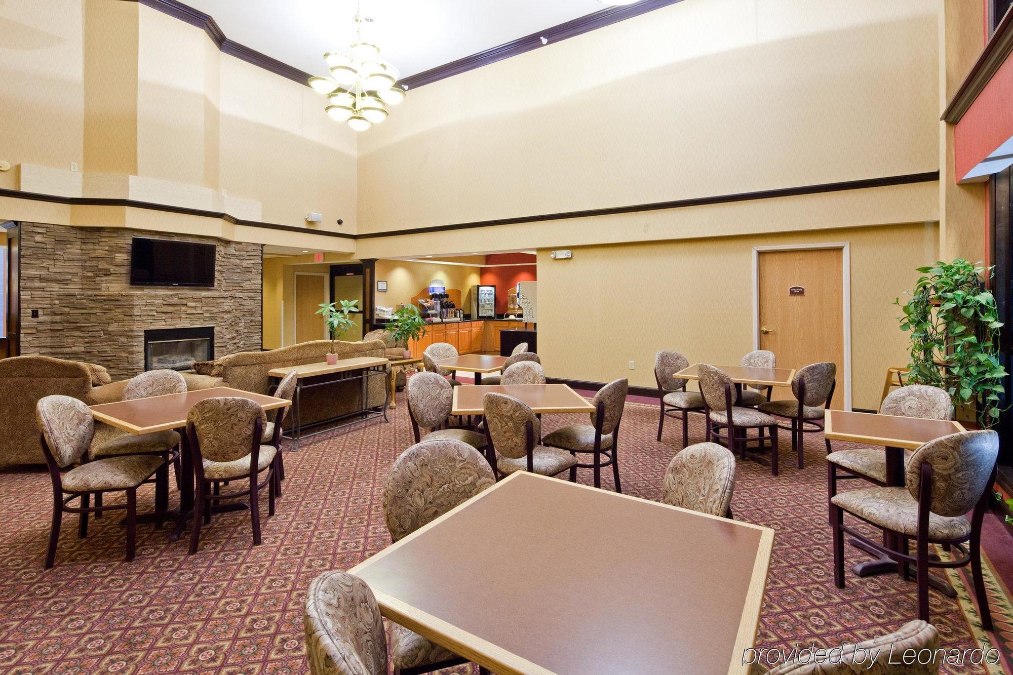 Holiday Inn Express Hotel & Suites Wauseon By Ihg Екстериор снимка