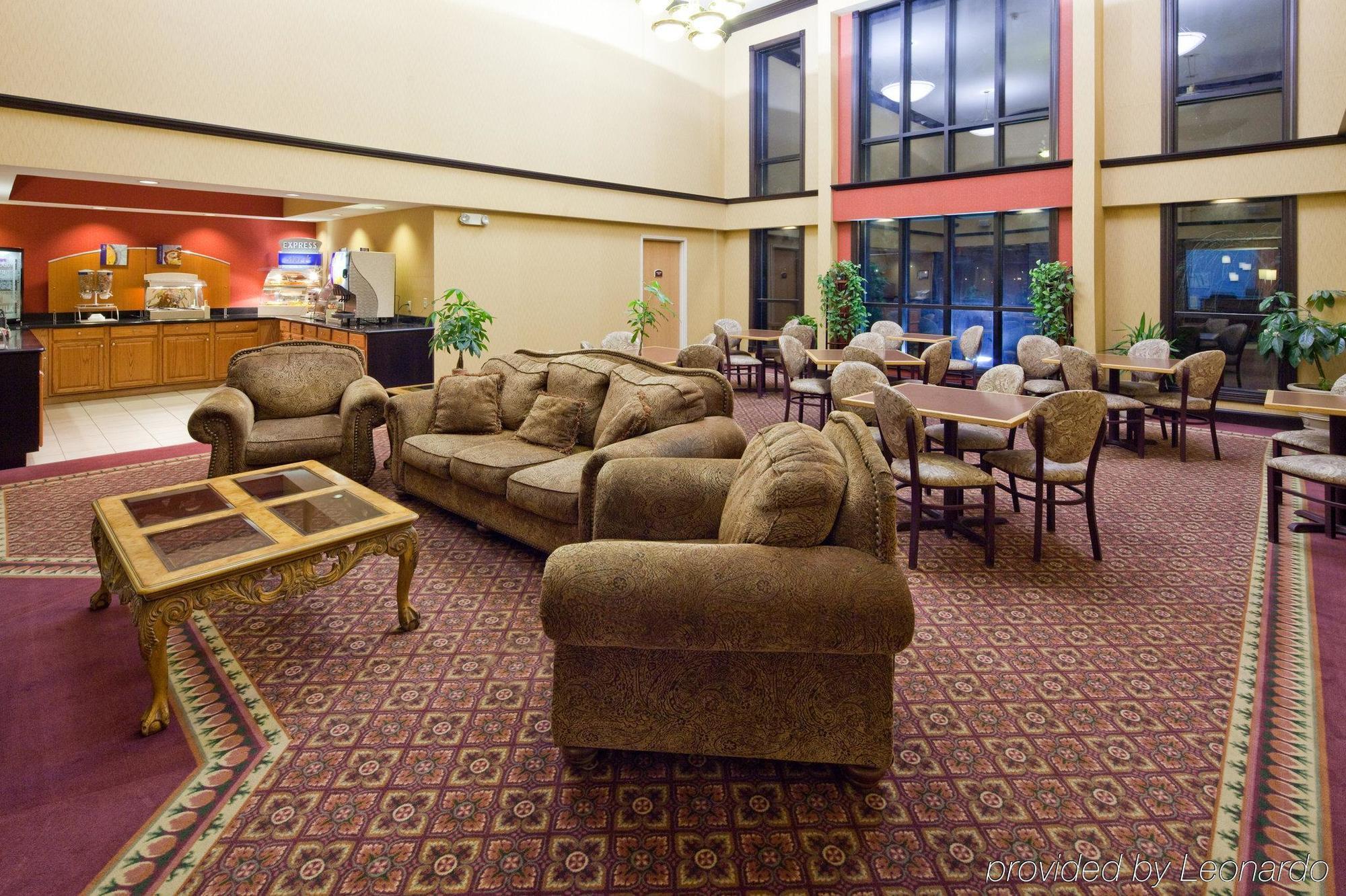 Holiday Inn Express Hotel & Suites Wauseon By Ihg Екстериор снимка