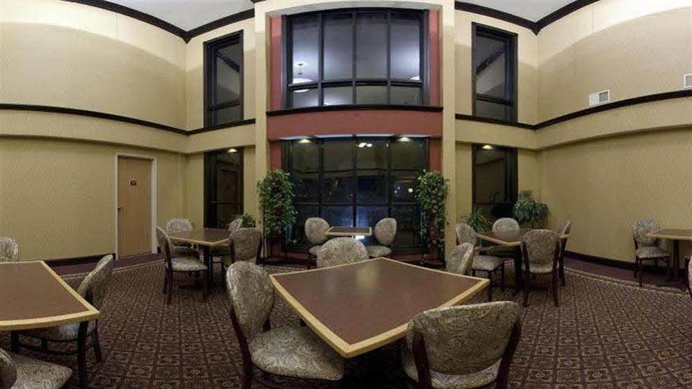 Holiday Inn Express Hotel & Suites Wauseon By Ihg Екстериор снимка