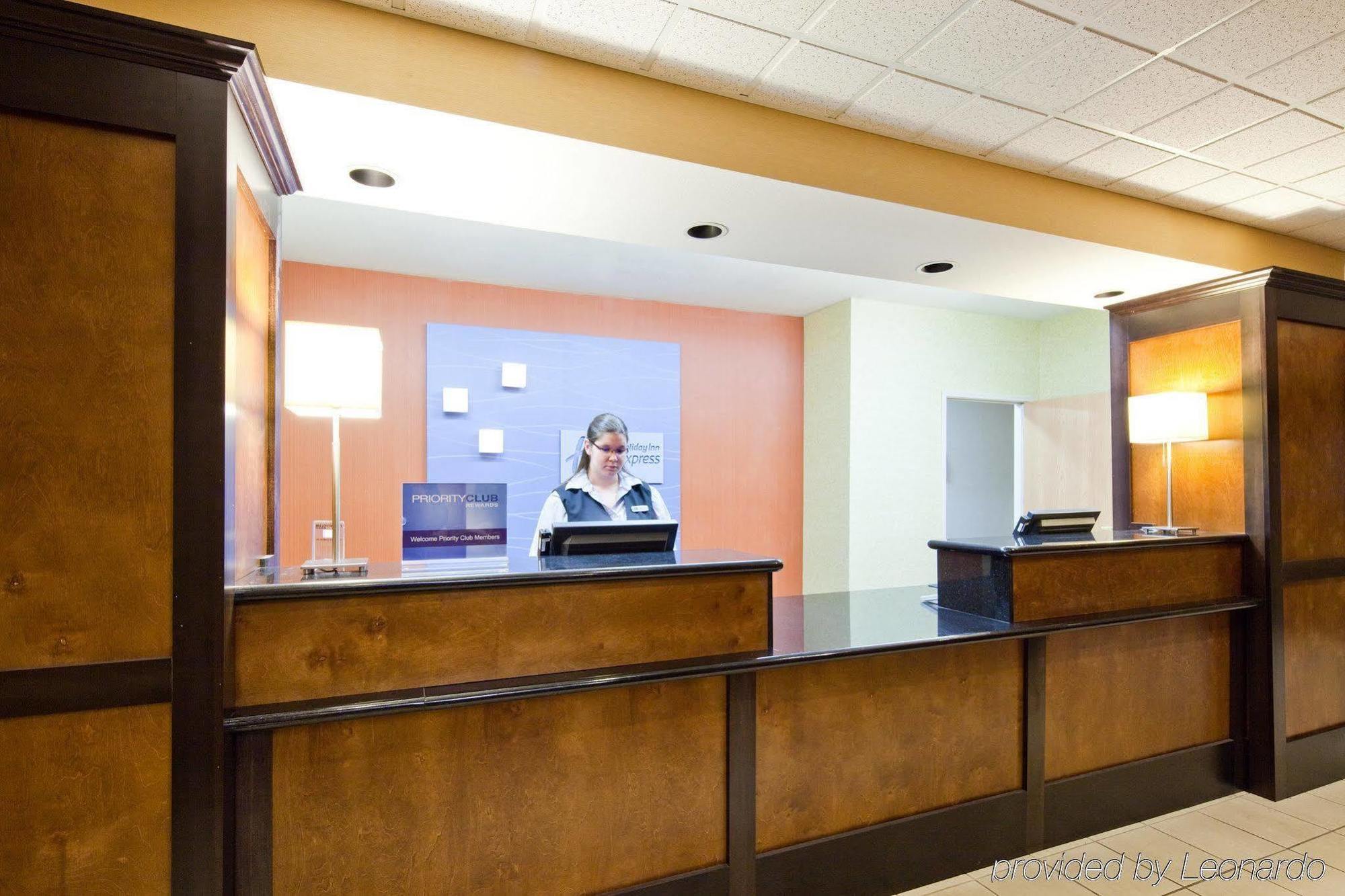 Holiday Inn Express Hotel & Suites Wauseon By Ihg Интериор снимка