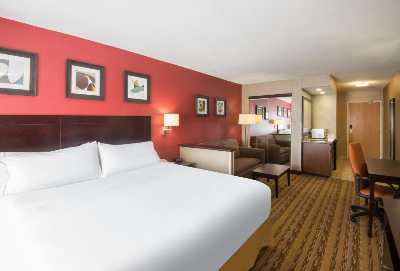 Holiday Inn Express Hotel & Suites Wauseon By Ihg Екстериор снимка